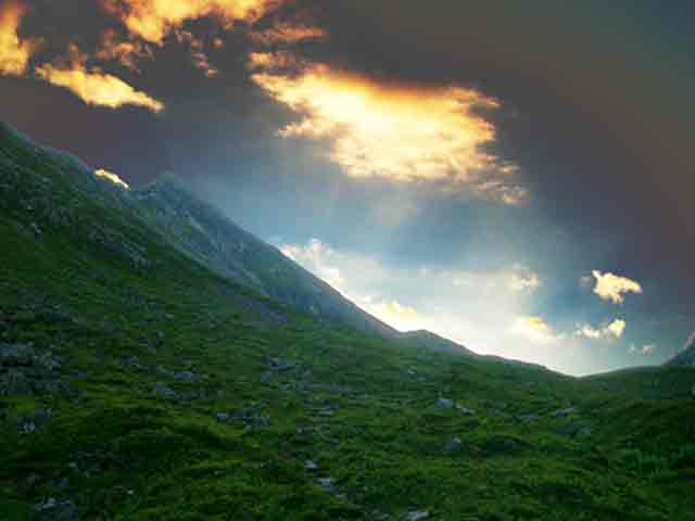 sunrise behind Mt.Lauparen